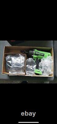 Snap On 1/2 Impact Wrench Gun 18v with 2 Batteries and charger