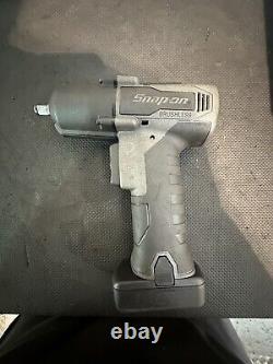 Snap on 3/8 impact gun With Battery And Charger