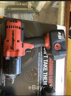 Snap on tools 1/2 impact wrench Gun KIT 4batteries, charger, 3/8 Gun Included